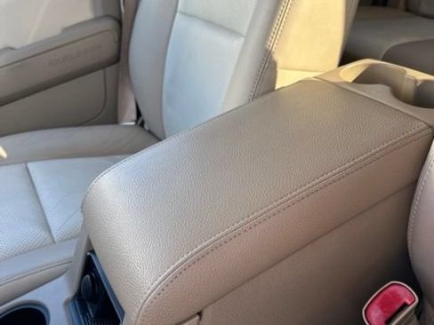 Used 2010 Ford Explorer Limited RWD image 18