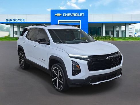 New 2026 Chevrolet Equinox RS w/ Convenience Package III FWD image 5