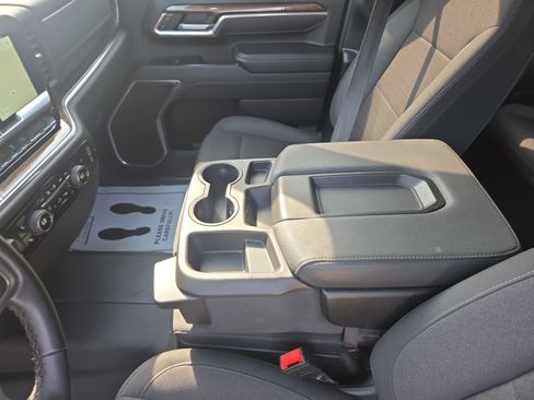 Used 2025 Chevrolet Silverado 2500 LT AWD/4WD image 22