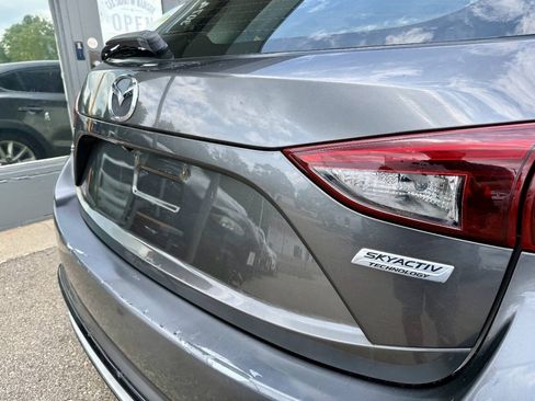 Used 2017 MAZDA MAZDA3 Grand Touring w/ Premium Equipment Package FWD image 9
