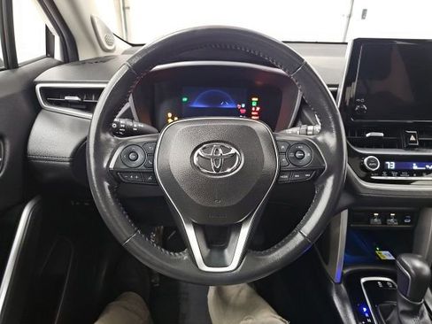 Used 2023 Toyota Corolla Cross XLE w/ Convenience Package image 19