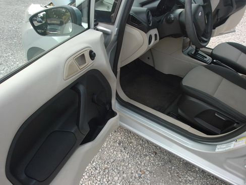 Used 2012 Ford Fiesta S FWD image 11