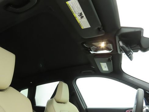 Used 2025 BMW X3 xDrive30i w/ Premium Package image 19