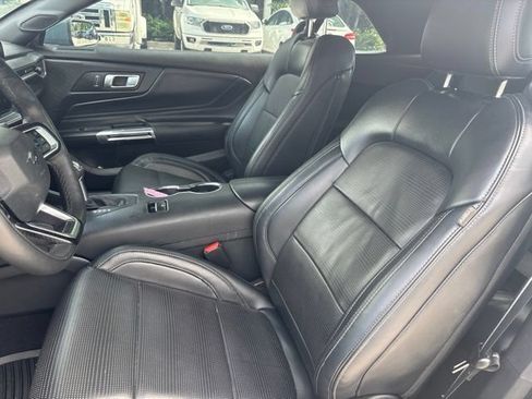 Used 2025 Ford Mustang GT Premium RWD image 6