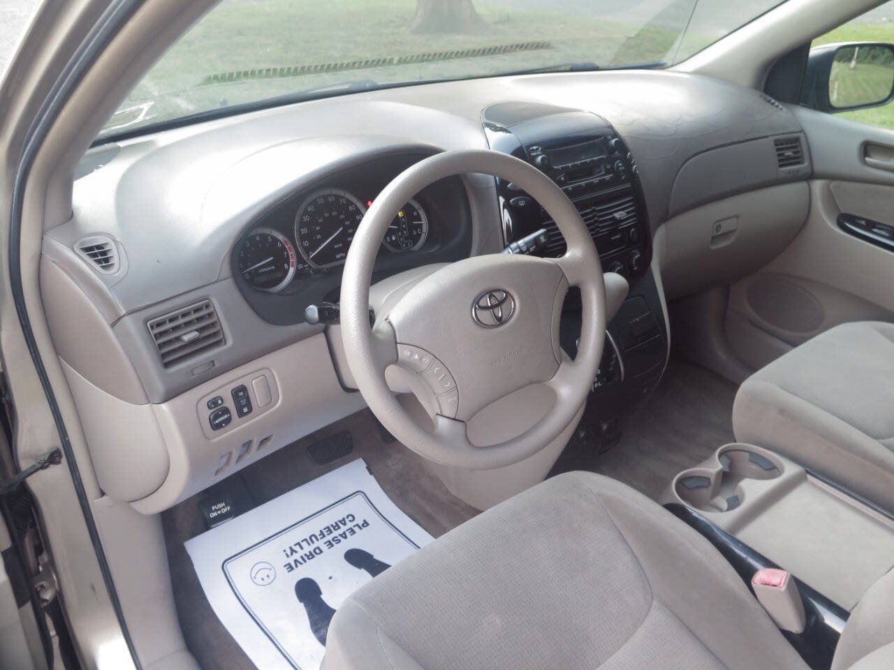 Used 2005 Toyota Sienna LE w/ LE Pkg 6 FWD image 7