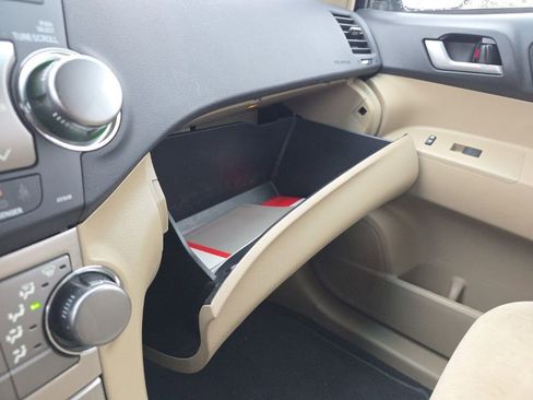 Used 2012 Toyota Highlander FWD image 28