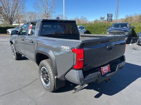 New 2025 Toyota Tacoma TRD Off-Road AWD/4WD image 9