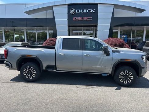 New 2026 GMC Sierra 3500 Denali Ultimate w/ LPO, Black Badging Package AWD/4WD image 2