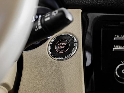 Used 2015 Nissan Rogue SV image 17