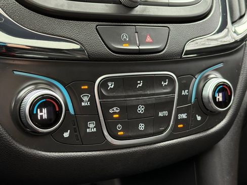 Used 2024 Chevrolet Equinox RS w/ RS Leather Package image 19