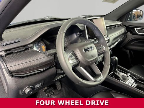 Used 2022 Jeep Compass Latitude AWD/4WD image 15