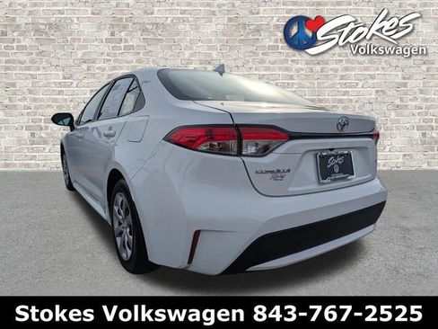 Used 2022 Toyota Corolla LE image 6