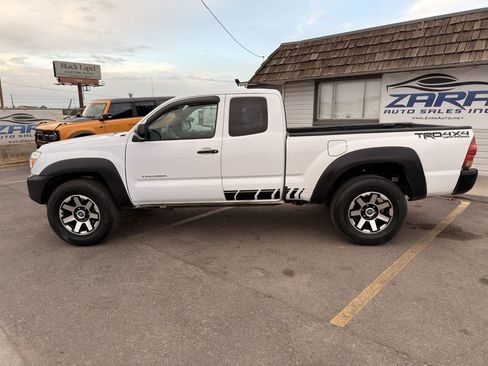 Used 2015 Toyota Tacoma 4x4 Access Cab V6 image 4