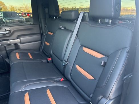 Used 2022 GMC Sierra 2500 AT4 image 17