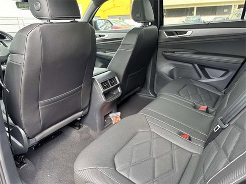 New 2026 Volkswagen Atlas Cross Sport SE image 12