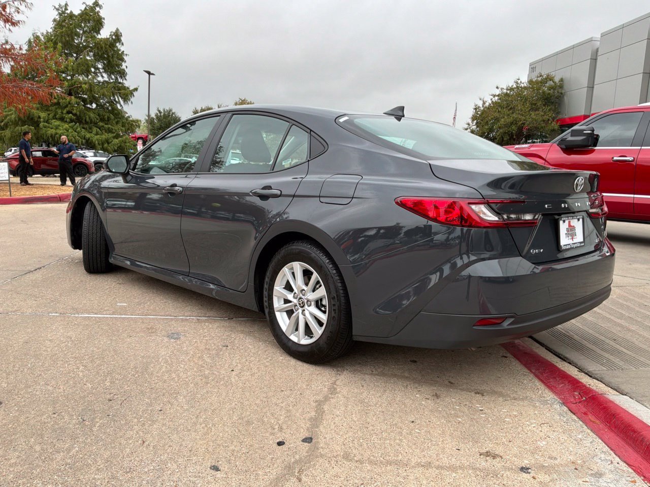 Used 2026 Toyota Camry LE FWD image 8