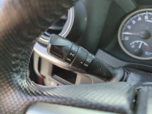 Used 2019 Toyota Tacoma SR5 RWD image 17