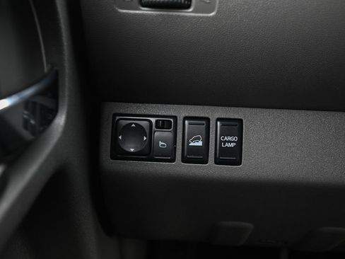 Used 2018 Nissan Frontier SV AWD/4WD image 40