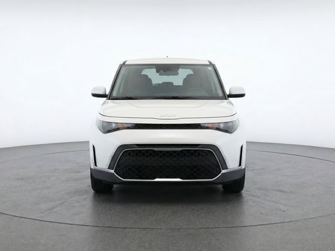 Used 2025 Kia Soul LX w/ LX Technology Package image 2