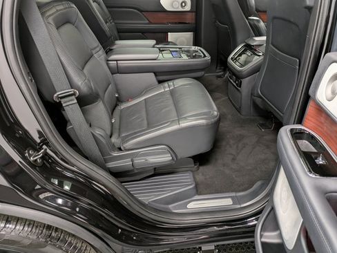 Certified 2022 Lincoln Navigator Reserve image 25