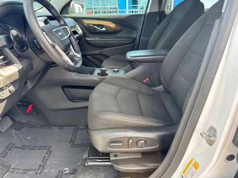 Used 2020 GMC Terrain SLE w/ Driver Convenience Package image 10