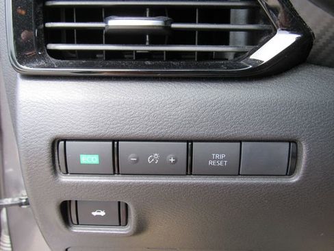 Certified 2023 Nissan Sentra SV FWD image 26