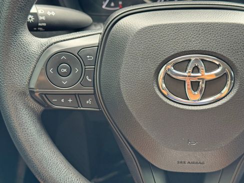 Used 2022 Toyota Corolla LE FWD image 19