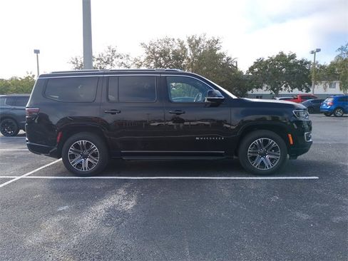 Used 2024 Jeep Wagoneer Series II w/ Flexible Seating Group image 6