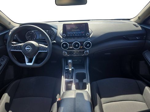 Used 2025 Nissan Sentra SV FWD image 9