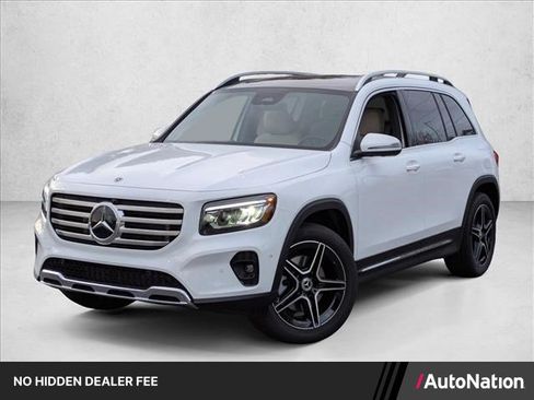 Used 2026 Mercedes-Benz GLB 250 image 1