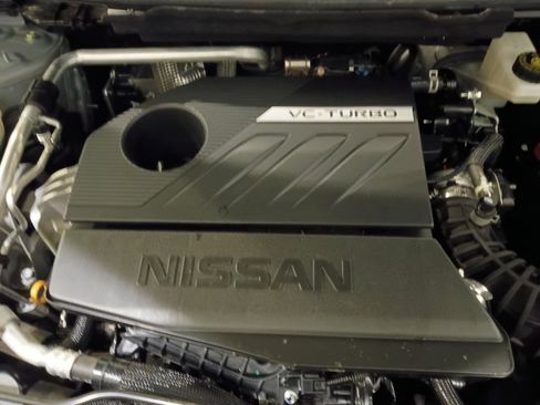 Used 2024 Nissan Rogue SL AWD/4WD image 16
