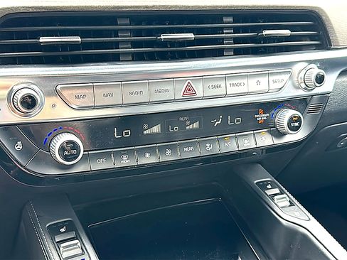 Used 2022 Kia Telluride SX w/ SX Prestige Package AWD/4WD image 32