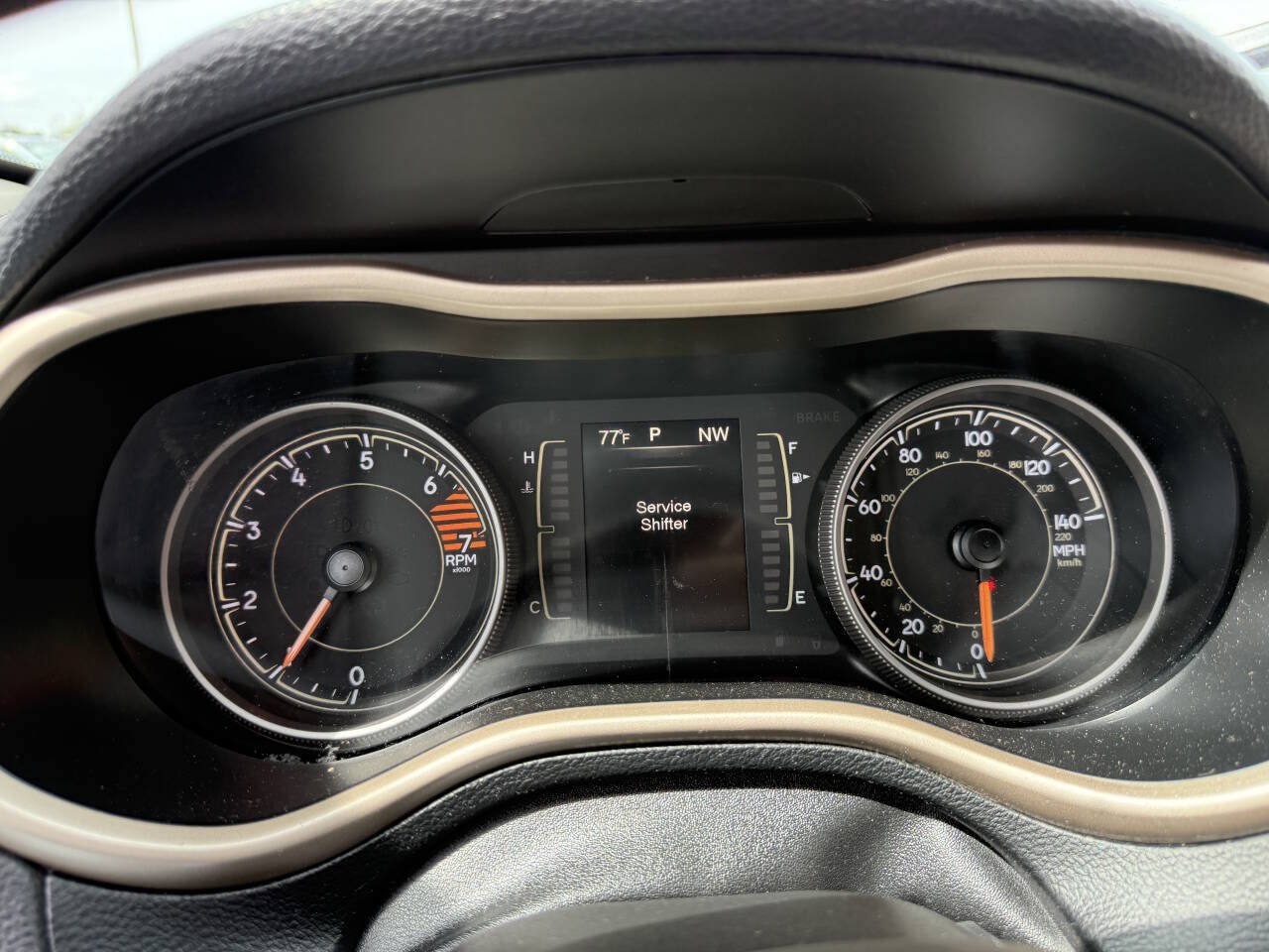 Used 2017 Jeep Cherokee Sport FWD image 11