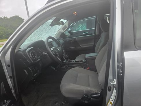 Used 2022 Toyota Tacoma SR w/ SR Convenience Package RWD image 7