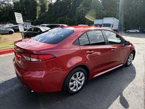 Used 2020 Toyota Corolla LE FWD image 5