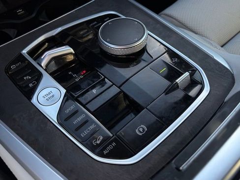 Used 2024 BMW X5 xDrive50e w/ Premium Package image 31