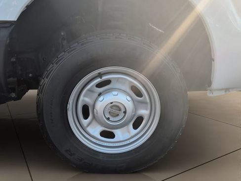 Used 2016 Ford F250 XL w/ Power Equipment Group AWD/4WD image 4
