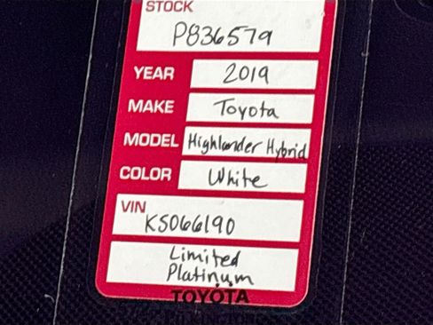 Used 2019 Toyota Highlander Limited Platinum image 26