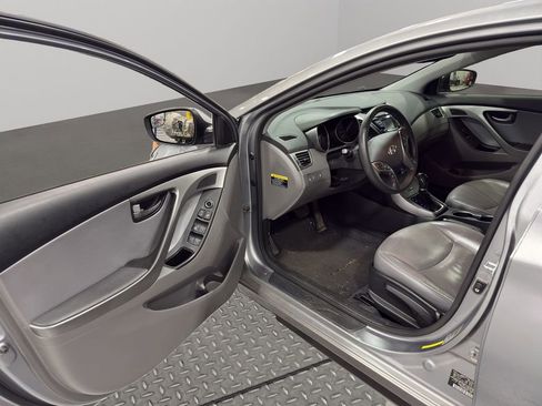 Used 2014 Hyundai Elantra SE w/ Option Group 02 image 5