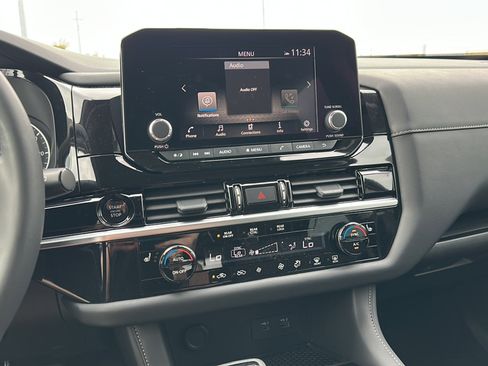 New 2025 Nissan Pathfinder SV image 22