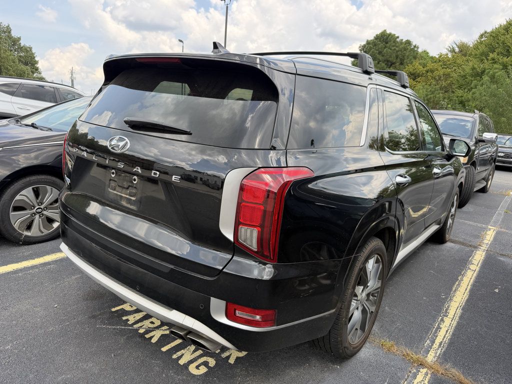 Used 2021 Hyundai Palisade Limited FWD image 3