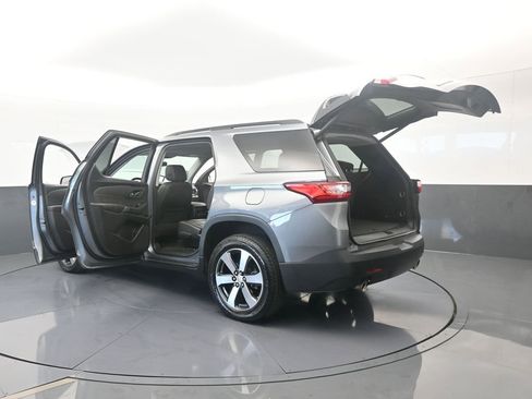 Used 2020 Chevrolet Traverse LT w/ LT Premium Package image 90
