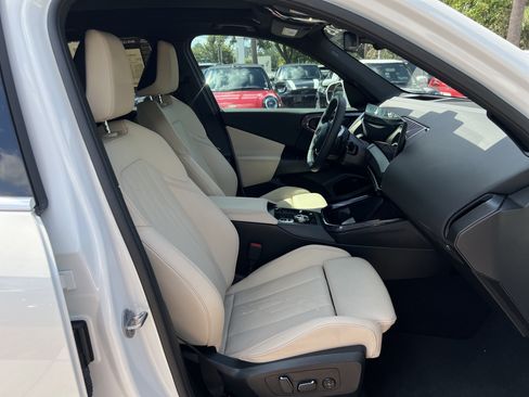 Certified 2025 BMW X3 xDrive30i w/ Premium Package AWD/4WD image 32