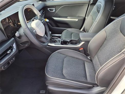 New 2025 Kia K4 GT-Line image 20