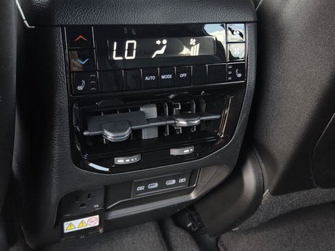 New 2026 Jeep Grand Cherokee L Limited w/ Limited Altitude Package RWD image 25