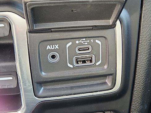 Certified 2021 Jeep Gladiator Sport image 23