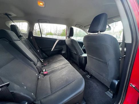 Used 2015 Toyota RAV4 LE FWD image 12