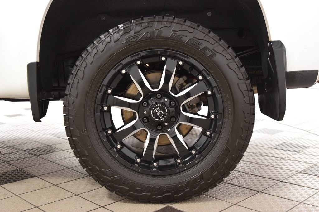 Used 2022 Chevrolet Silverado 1500 LTZ AWD/4WD image 29
