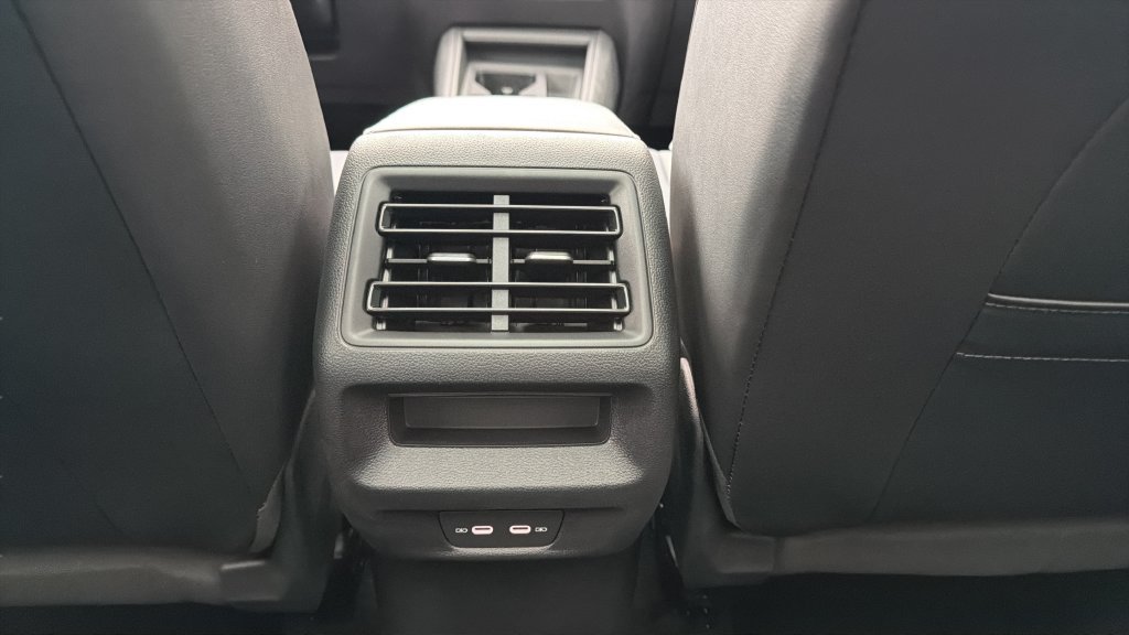 New 2026 Volkswagen Tiguan SE R-Line FWD image 27