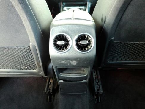 Used 2021 Mercedes-Benz GLB 250 w/ Premium Package image 25